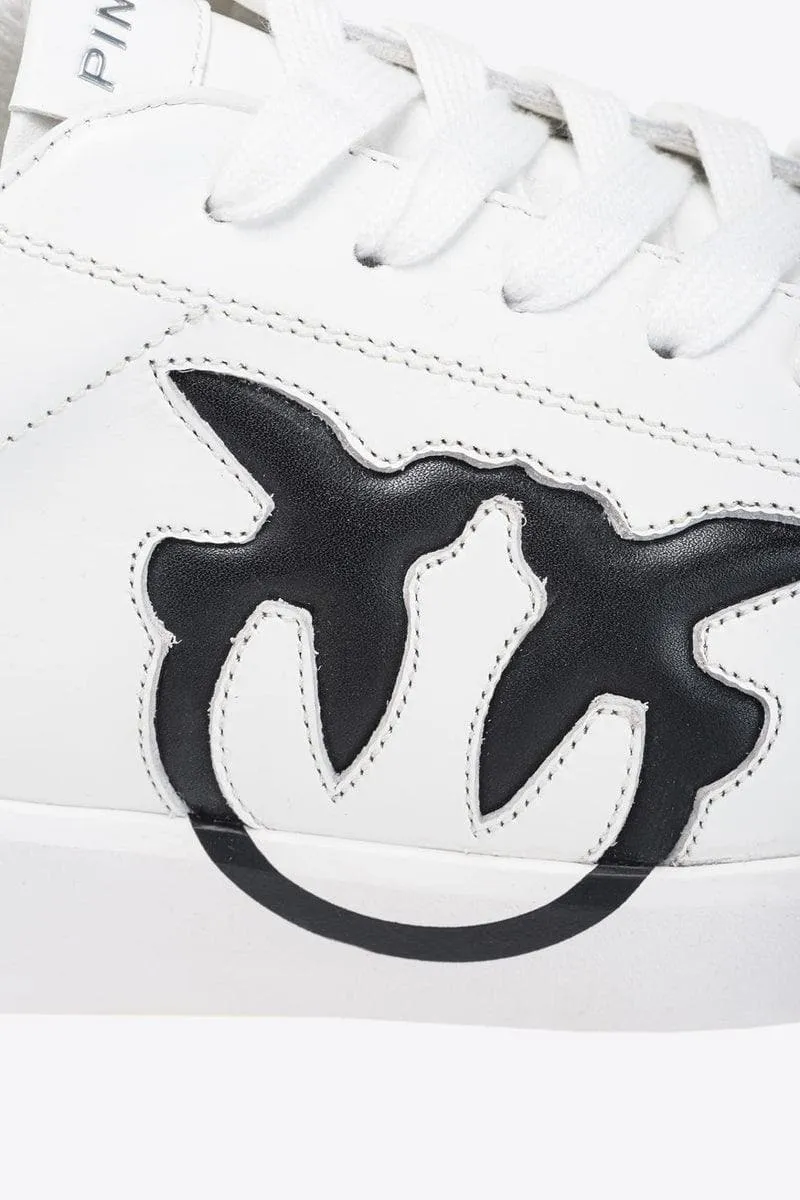 Flat sneakers logo