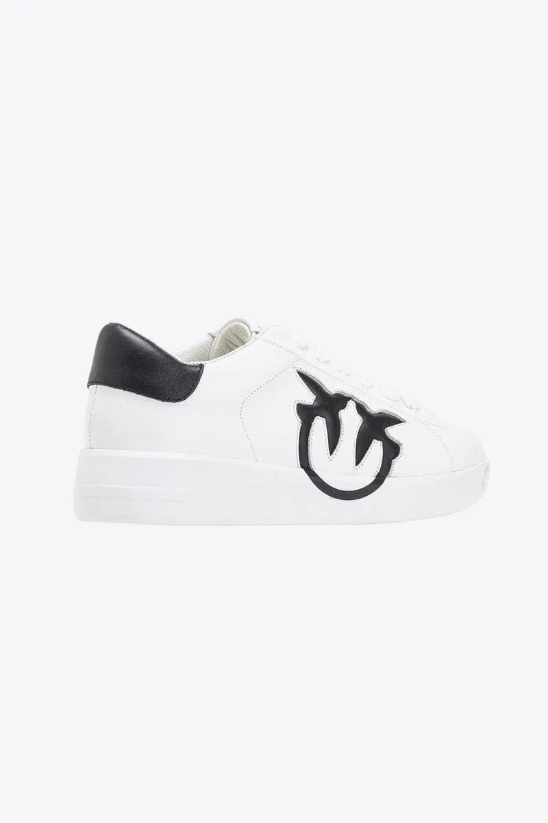 Flat sneakers logo
