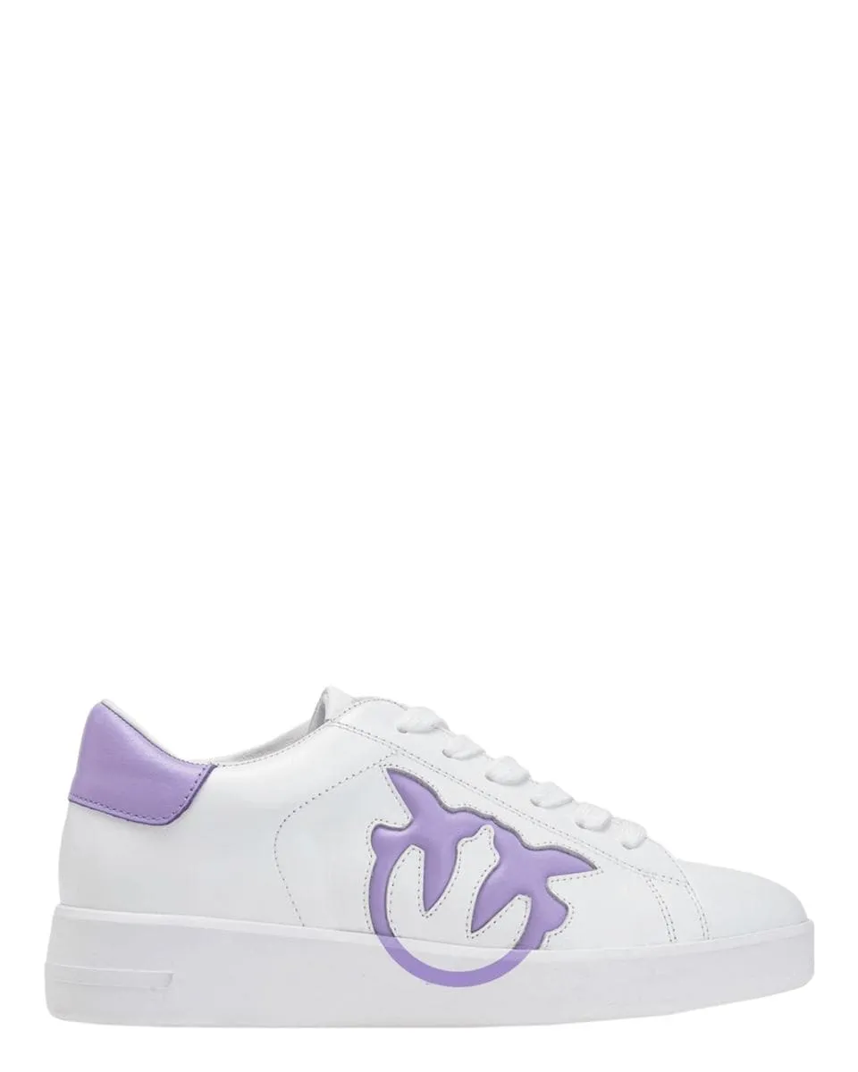 Flat sneakers logo